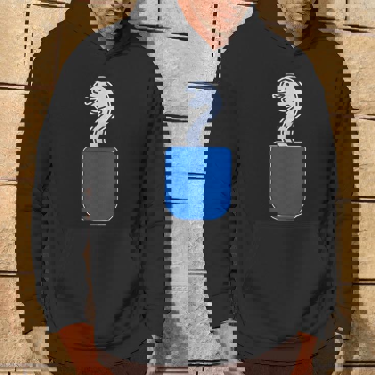 ヘビ 蛇（巳年）《いん ざ ポケット》ワンポイント 胸【どうぶつ フレンズ】動物 ポップ かわいい イラスト パーカー ライフスタイル