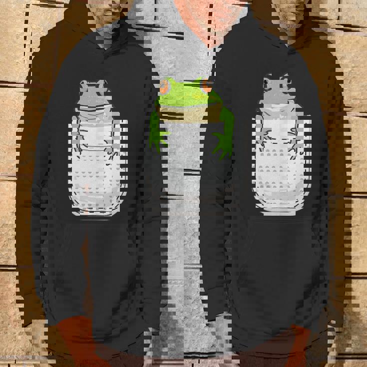 ポケットに入ったカエルのシャツ 面白いカエルのtシャツ カエルの恋人 パーカー ライフスタイル