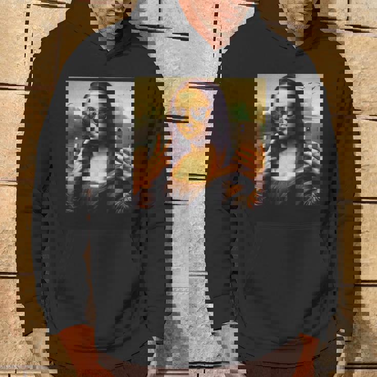 モナリザ・サングラスとセルフィー パーカー ライフスタイル