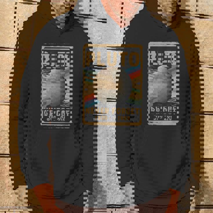 ヴィンテージ 冥王星 Never Forget 2006 天文学 天体物理学 面白い パーカー ライフスタイル