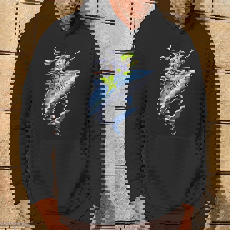 侍ニンジャカエルがサメに乗る日本の戦士面白い パーカー ライフスタイル