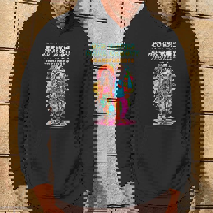 年老いたヒッピーがグルーヴィーな祖父母を作る パーカー ライフスタイル