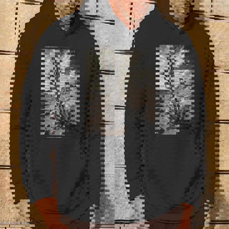 砂漠のサボテンのモノクロ写真 パーカー ライフスタイル