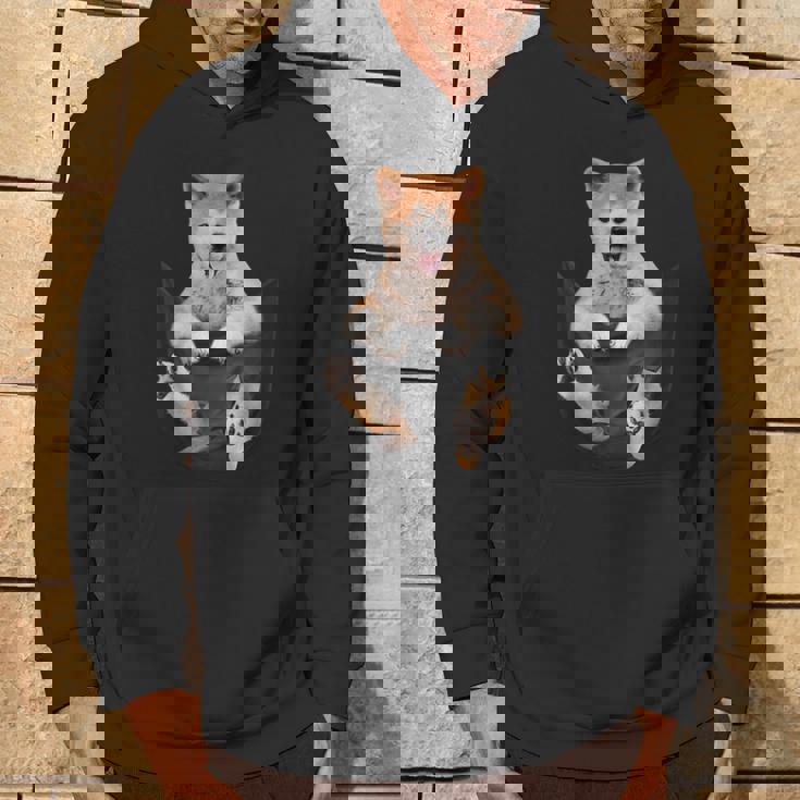 秋田愛好家のためのポケットの中の面白い秋田犬 パーカー ライフスタイル