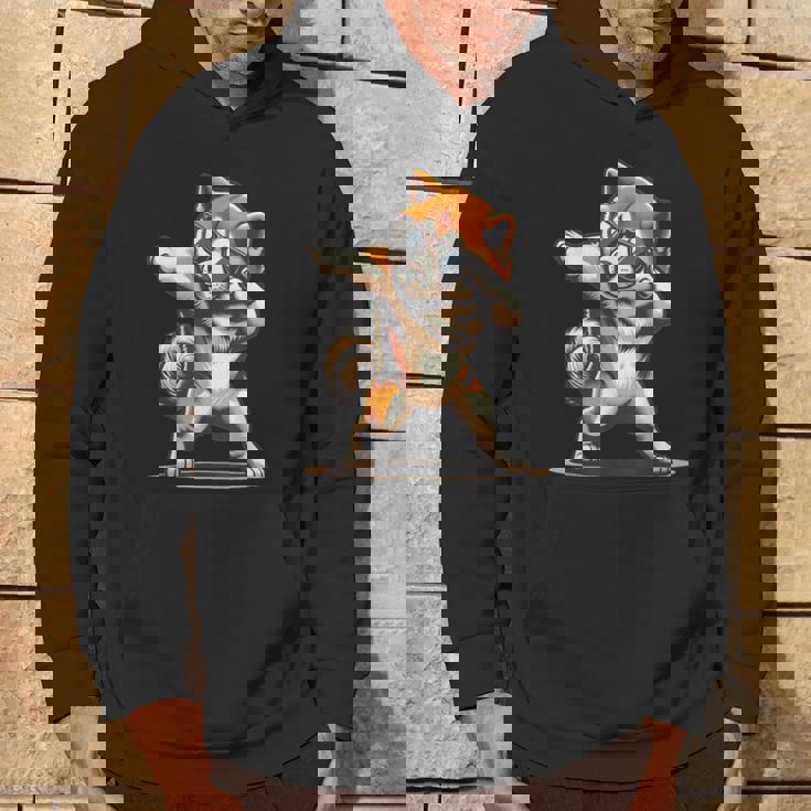 軽く叩く秋田犬 踊る軽く叩く犬 パーカー ライフスタイル