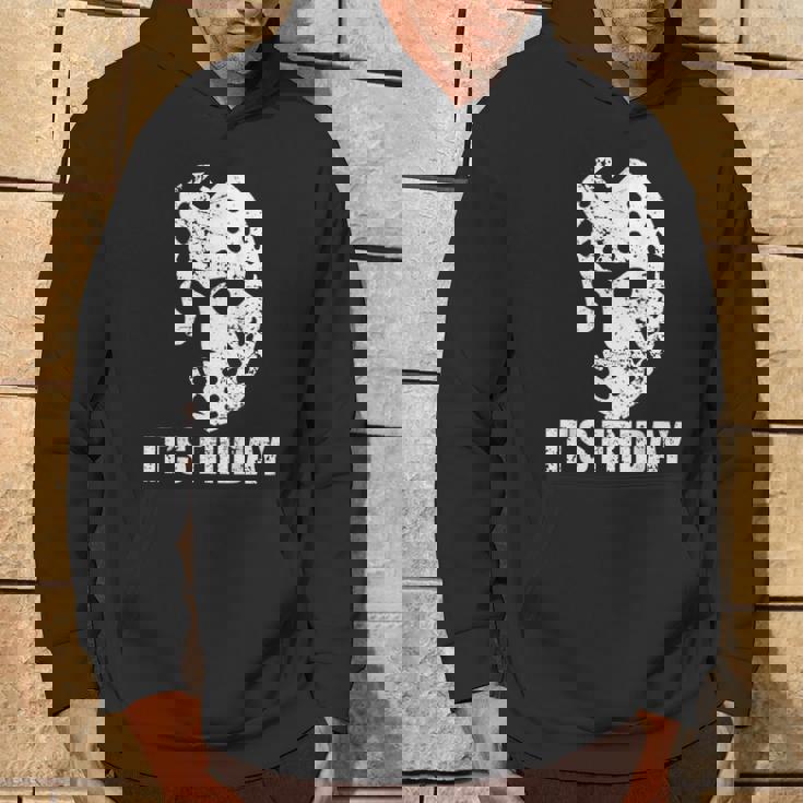 金曜日 パーカー ライフスタイル