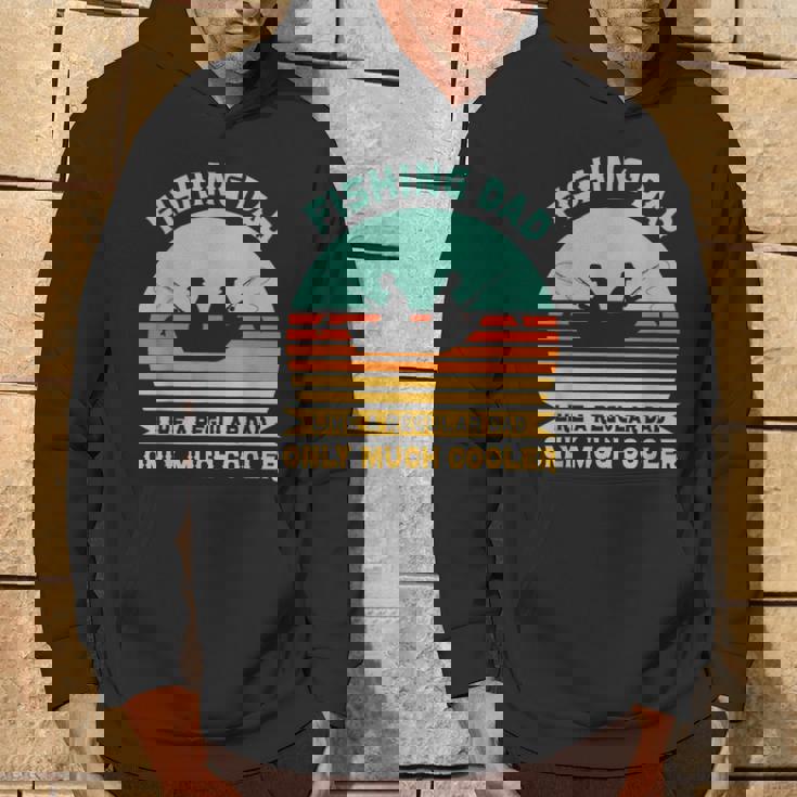 釣りバカ日誌 普通のパパよりカッコイイ！？ おとっつぁん フィッシャー 父 魚 フィッシング パーカー ライフスタイル