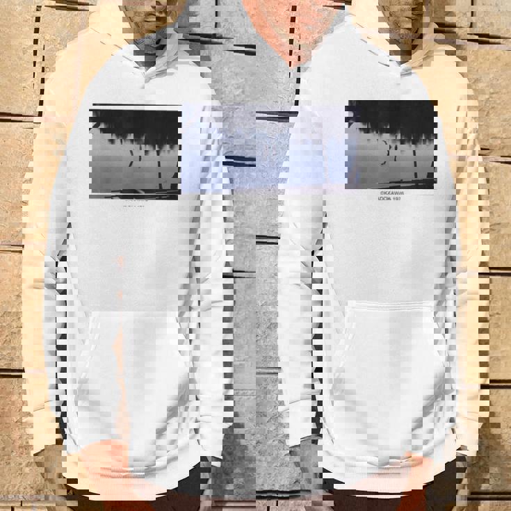 「犬神家の一族」逆さ足ショット パーカー ライフスタイル