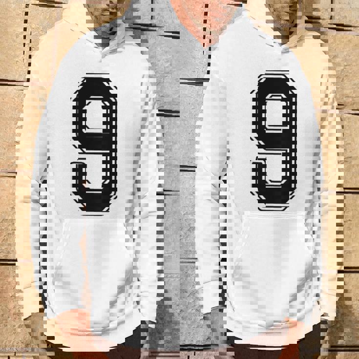 【バックプリント・背中側】9 数字 背番号 ユニフォーム ナンバー【ブラック／黒 の文字】スポーツ 練習着 部活 パーカー ライフスタイル