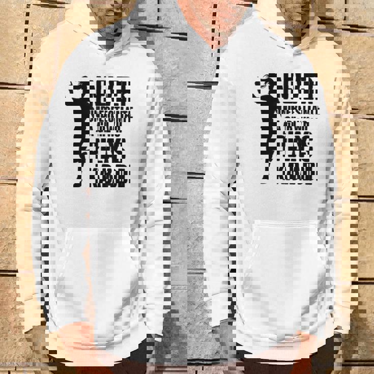 カヴァディを演じる少女を決して過小評価しない パーカー ライフスタイル