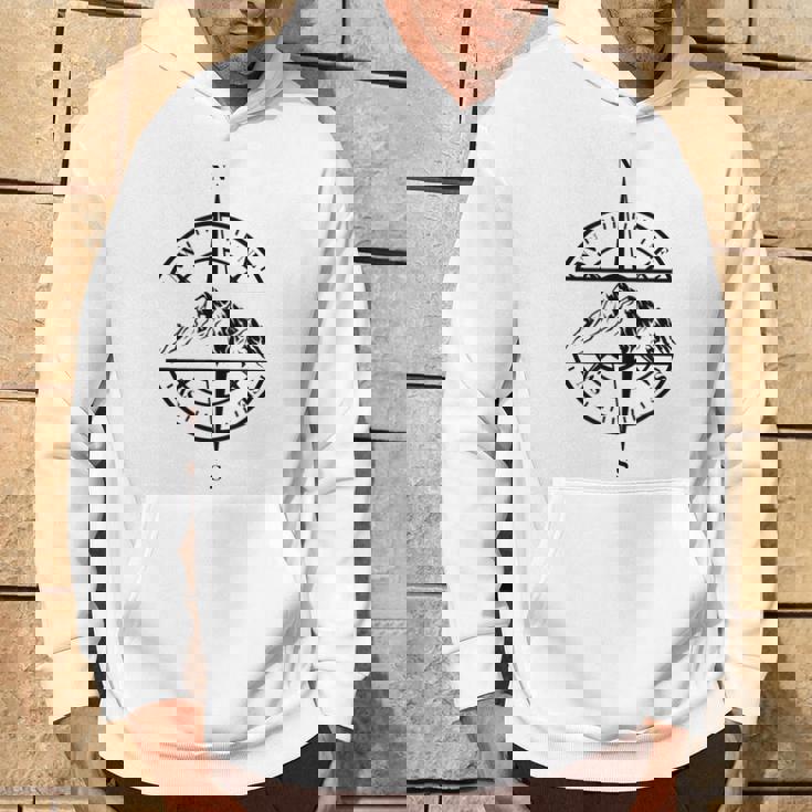 コンパス ローズ マウンテン シーン 自然 恋人 ハイキング バックパッキング パーカー ライフスタイル