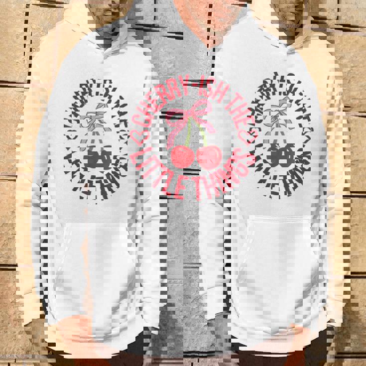 チェリーっぽいザ・リトル・シングス・ファニー・チェリッシュ・チェリー パーカー ライフスタイル