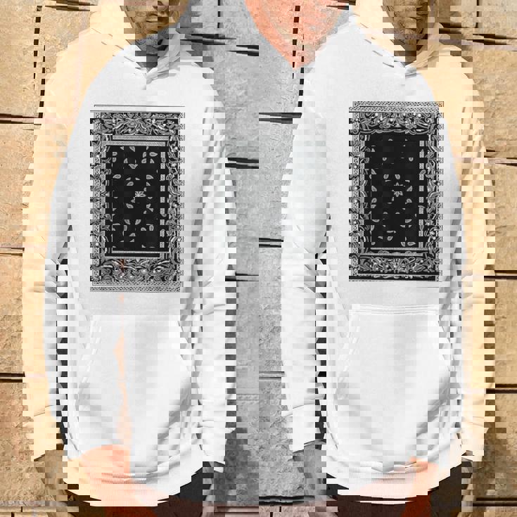 ホワイトブラックバンダナプリントtシャツ ペイズリー柄 パーカー ライフスタイル