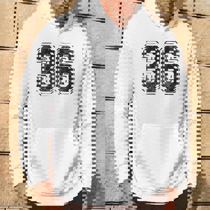 背中に36番。 パーカー ライフスタイル