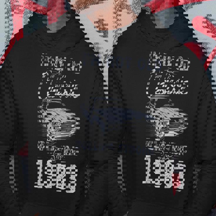 1983年生まれ マッスルカー生誕42周年 パーカー 面白い贈り物