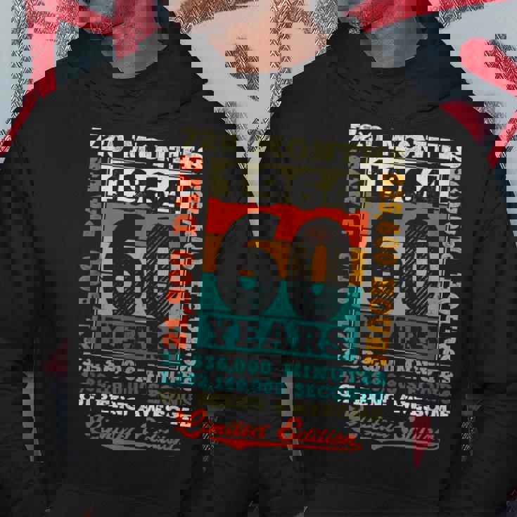 60 Years 720 Months Of Being Awesome Born 1964 60歳の誕生日 パーカー 面白い贈り物