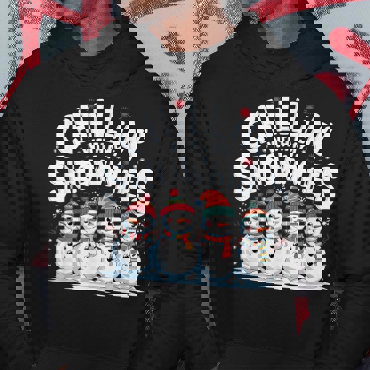 Chilling With Mynowmies 冬の雪だるまファミリーデザイン パーカー 面白い贈り物