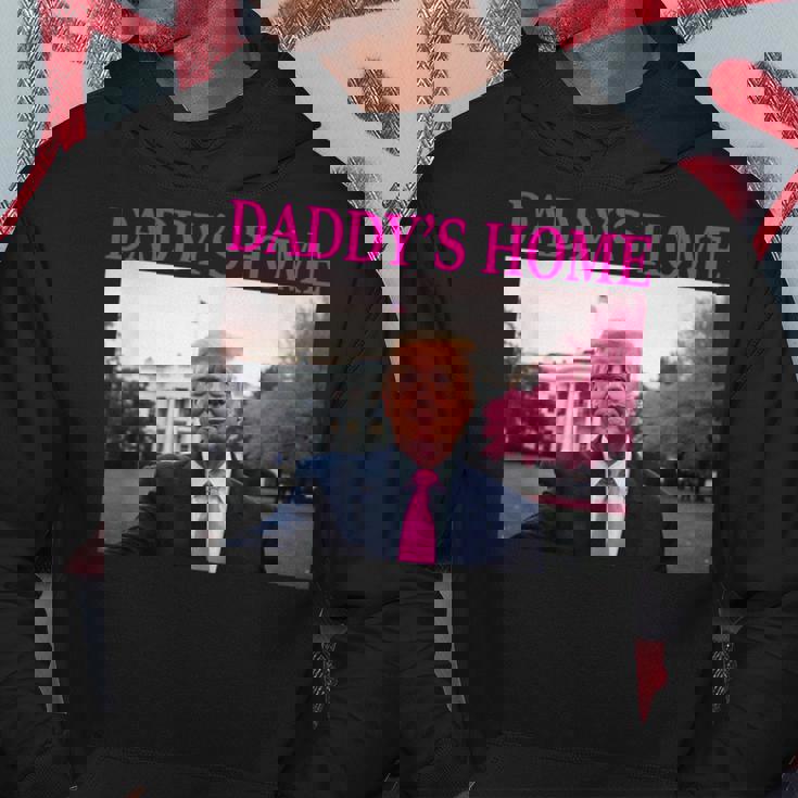 Daddy's Home President Donald Trump Pink Trumpelfie パーカー 面白い贈り物