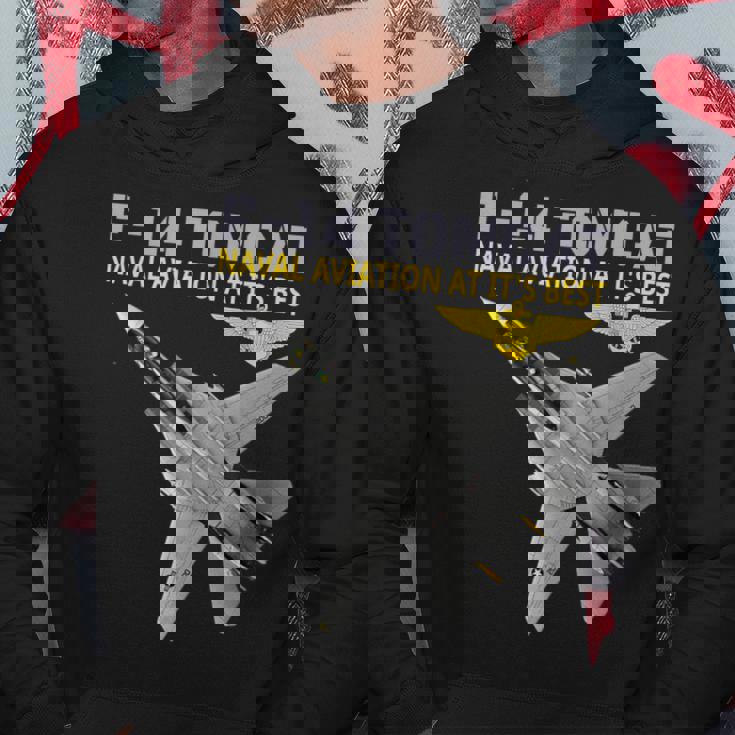 F-14 Tomcatが動作しています。最高の海軍航空。 パーカー 面白い贈り物