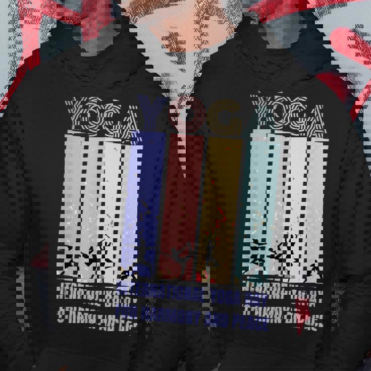 International Yoga Day For Harmony And Peace パーカー 面白い贈り物