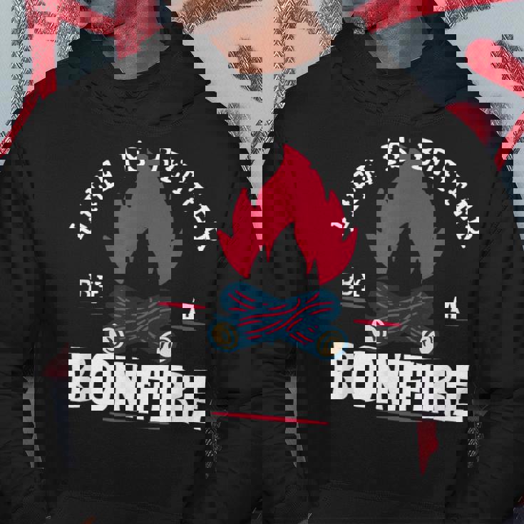 Life Is Better By The Bonfire キャンプファイヤー キャンプ アウトドア ハイカー パーカー 面白い贈り物