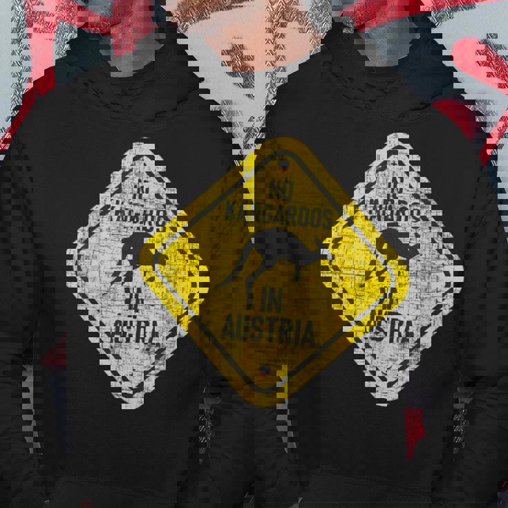 No Kangaroos In Austria 動物飼育係 野生動物 愛好家 パーカー 面白い贈り物