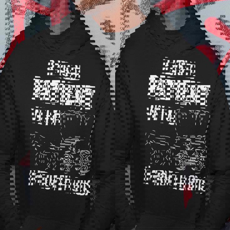 Please Be Patient With Me I'm From The 1900S 馬 パーカー 面白い贈り物