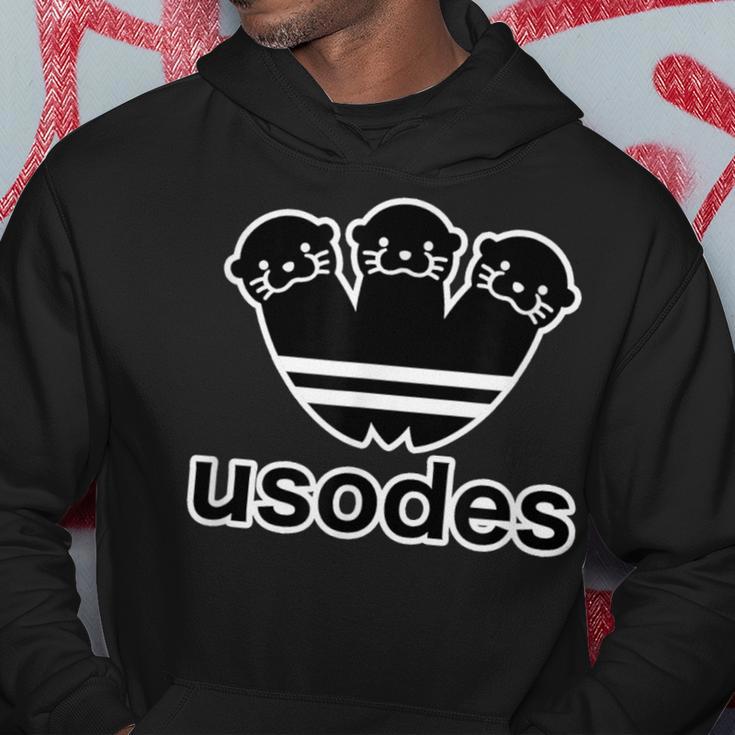 ウソデス Usodes かわうそです。《ブラック 黒》コツメ【変なデザイン屋さん】スポーツ ブランド パロディ 面白い パーカー 面白い贈り物