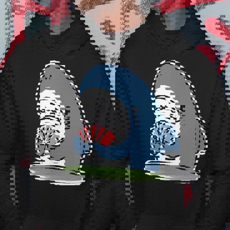 カード遊びをするサメ パーカー 面白い贈り物