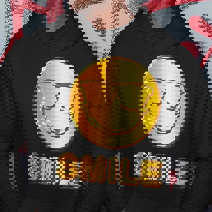 ゴールデン スマイル（フェイク ゴールド風）スマイリー フェイス ニコニコ 笑顔 サングラス 面白い 色 パーカー 面白い贈り物