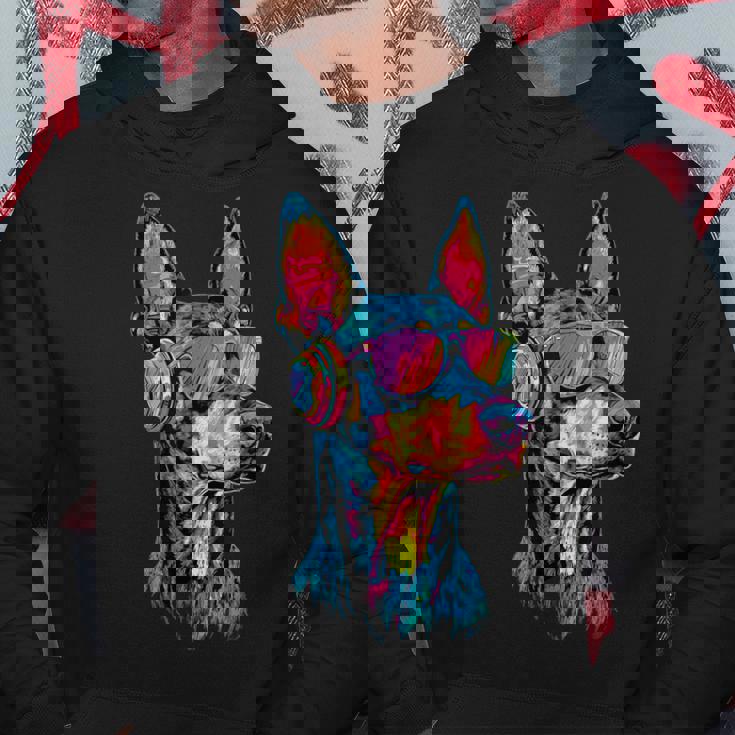 サングラスをかけたドーベルマン 犬のモチーフ 誇り高いドーベルマン パーカー 面白い贈り物