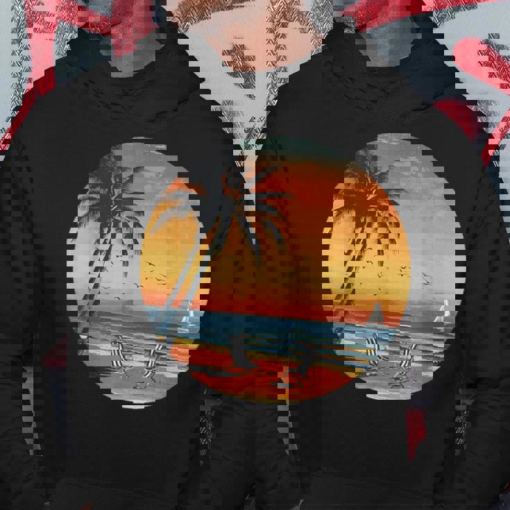 サンセット ビーチ ヤシの木 夏 バイブ レトロ トロピカル 夏 ビーチ パーカー 面白い贈り物