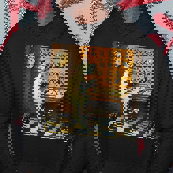 シュールレアリスト絵画 チェスをする猫とサルバドール・ダリ パーカー 面白い贈り物