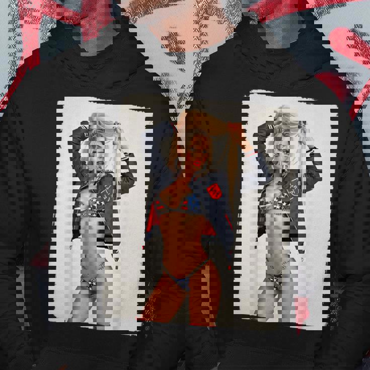 セクシーガールグラフィックtシャツ ブロンドボンシェルビキニピンナップガール パーカー 面白い贈り物