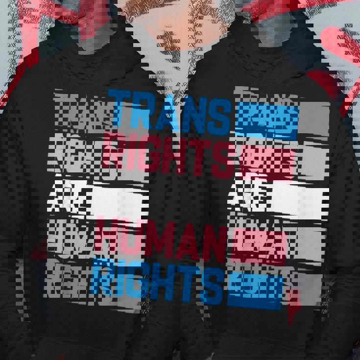 トランスライツは人権トランスジェンダープライドフラッグ パーカー 面白い贈り物