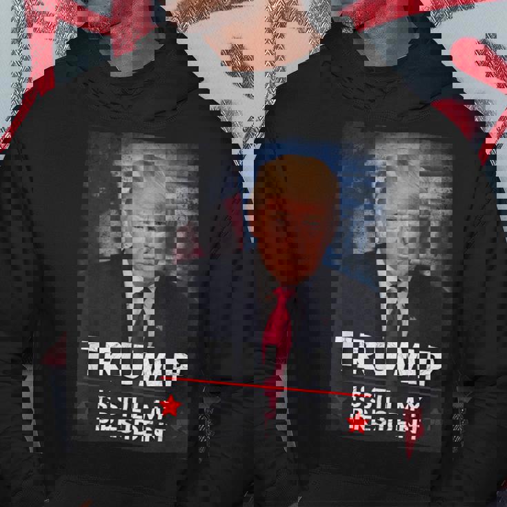 トランプはまだ私の大統領です パーカー 面白い贈り物