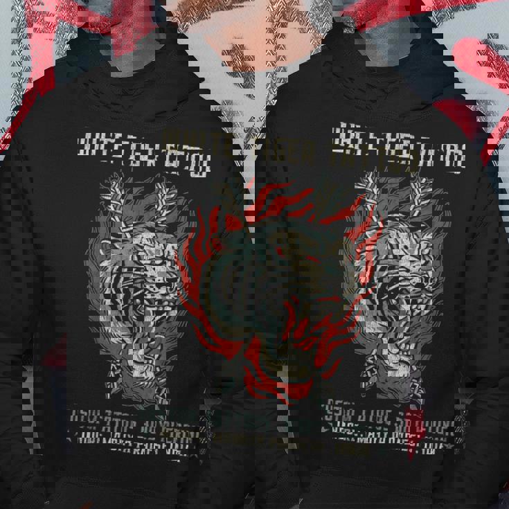 ホワイトタイガータトゥースタジオ、オールドスクール、インドール、インド パーカー 面白い贈り物