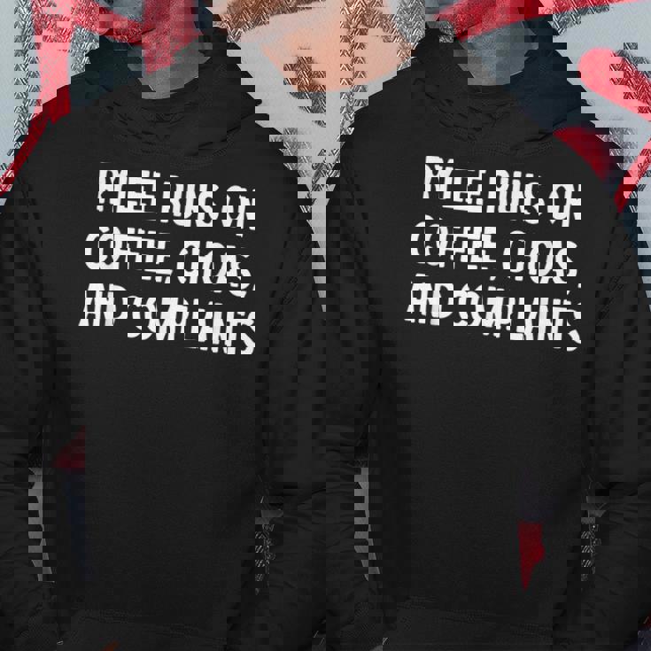 ライリーはコーヒー、混沌、苦情に駆けつけます。 パーカー 面白い贈り物