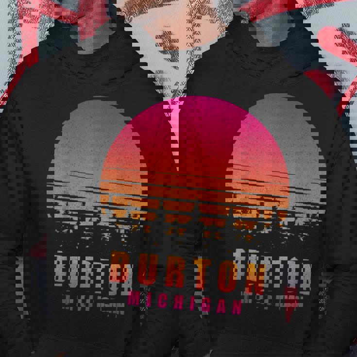 ヴィンテージ Burton Michigan Mi レトロ 70年代 80年代 グラフィック お土産 パーカー 面白い贈り物