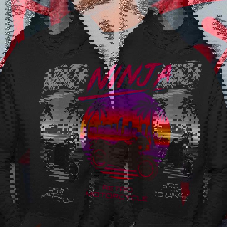 ヴィンテージ Ninja スポーツバイク スーパースポーツ 80S 映画 シンセウェーブ マイアミ バイス シティー パーカー 面白い贈り物