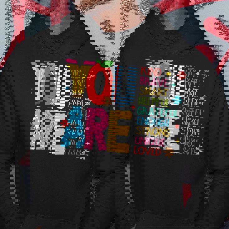 学校の初日に、あなたは素敵で、勇敢で、インスピレーションを与える先生です。 パーカー 面白い贈り物