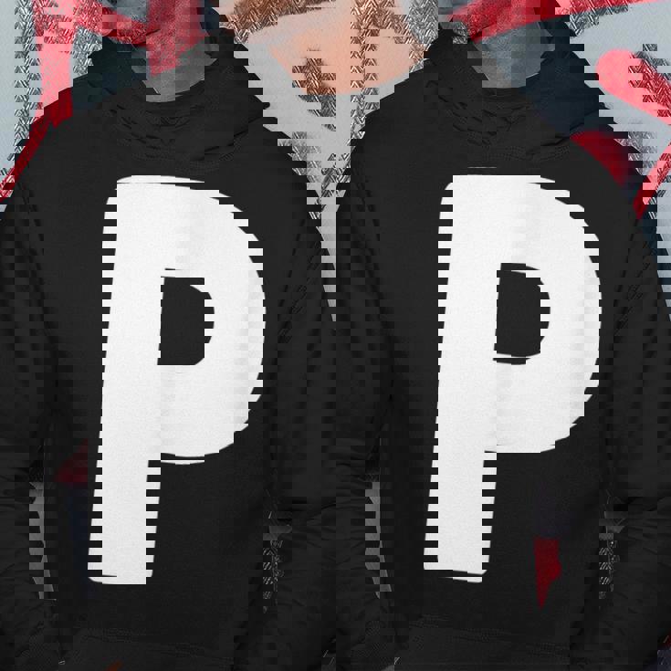 文字p 大文字 アルファベット モノグラム イニシャル パーカー 面白い贈り物