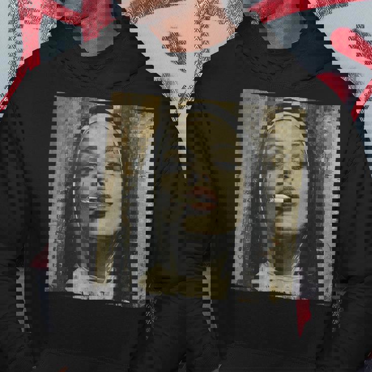 熱い尼僧がタバコを吸う、反抗的な尼僧 パーカー 面白い贈り物