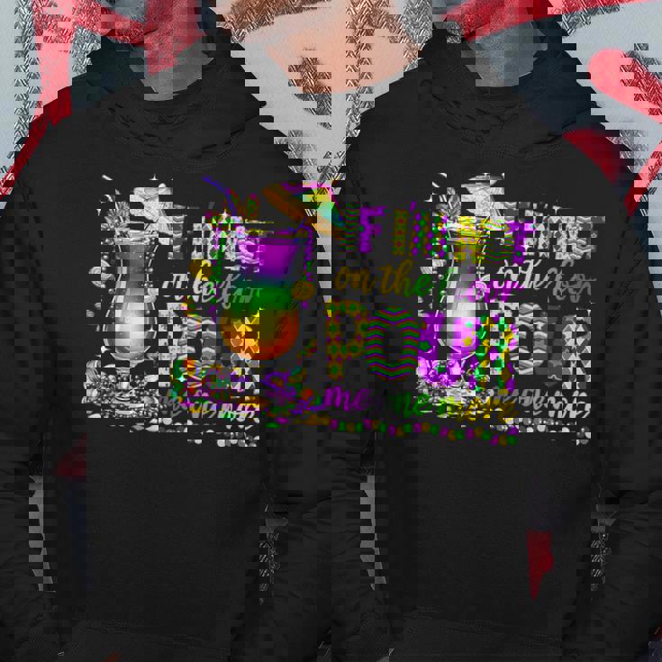 私が床にいないなら、マルディグラ（2025）をもう一杯注いでください パーカー 面白い贈り物