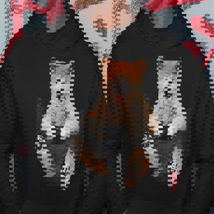 秋田愛好家のためのポケットの中の面白い秋田犬 パーカー 面白い贈り物