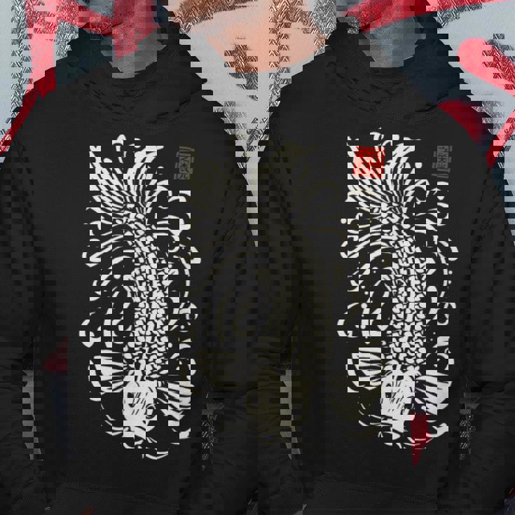 穏やかな鯉 日本禅芸術 平和な水庭鯉 パーカー 面白い贈り物