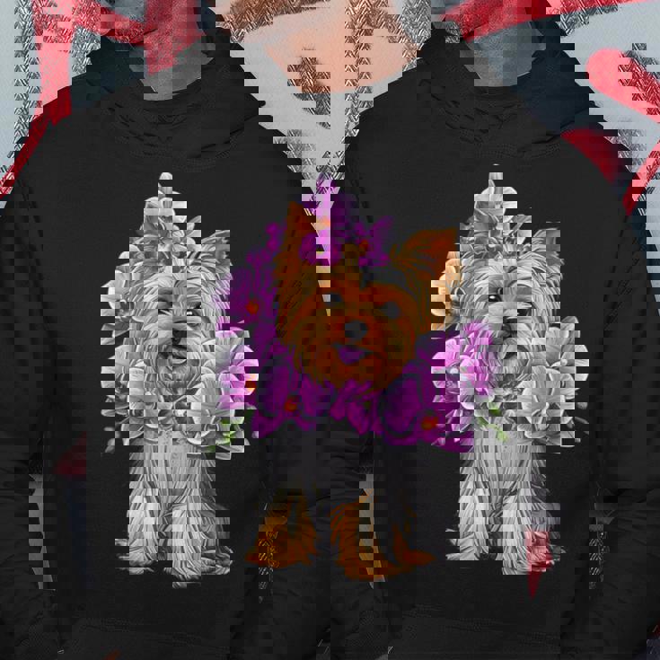 花を持つヨークシャー テリア パーカー 面白い贈り物