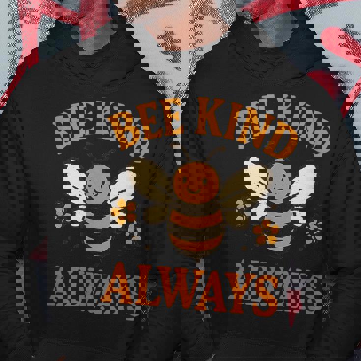 蜂はいつも優しく。先生の優しさ パーカー 面白い贈り物