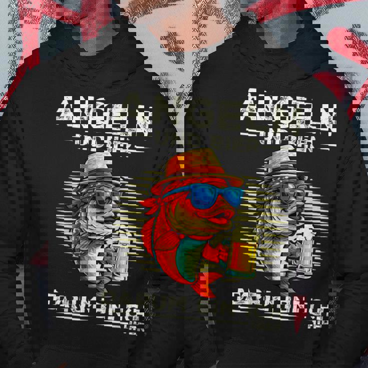 釣り人の服 面白いことわざ釣りとビールサーモンデザイン パーカー 面白い贈り物