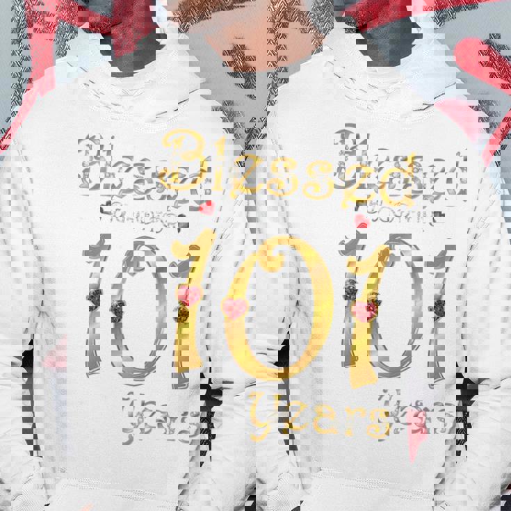 101歳の101歳の誕生日パーティの女王に祝福 長袖tシャツ パーカー 面白い贈り物